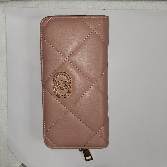 Handbags - 9612-062 Blush quilted zipper vegan Wallet/Wristlet